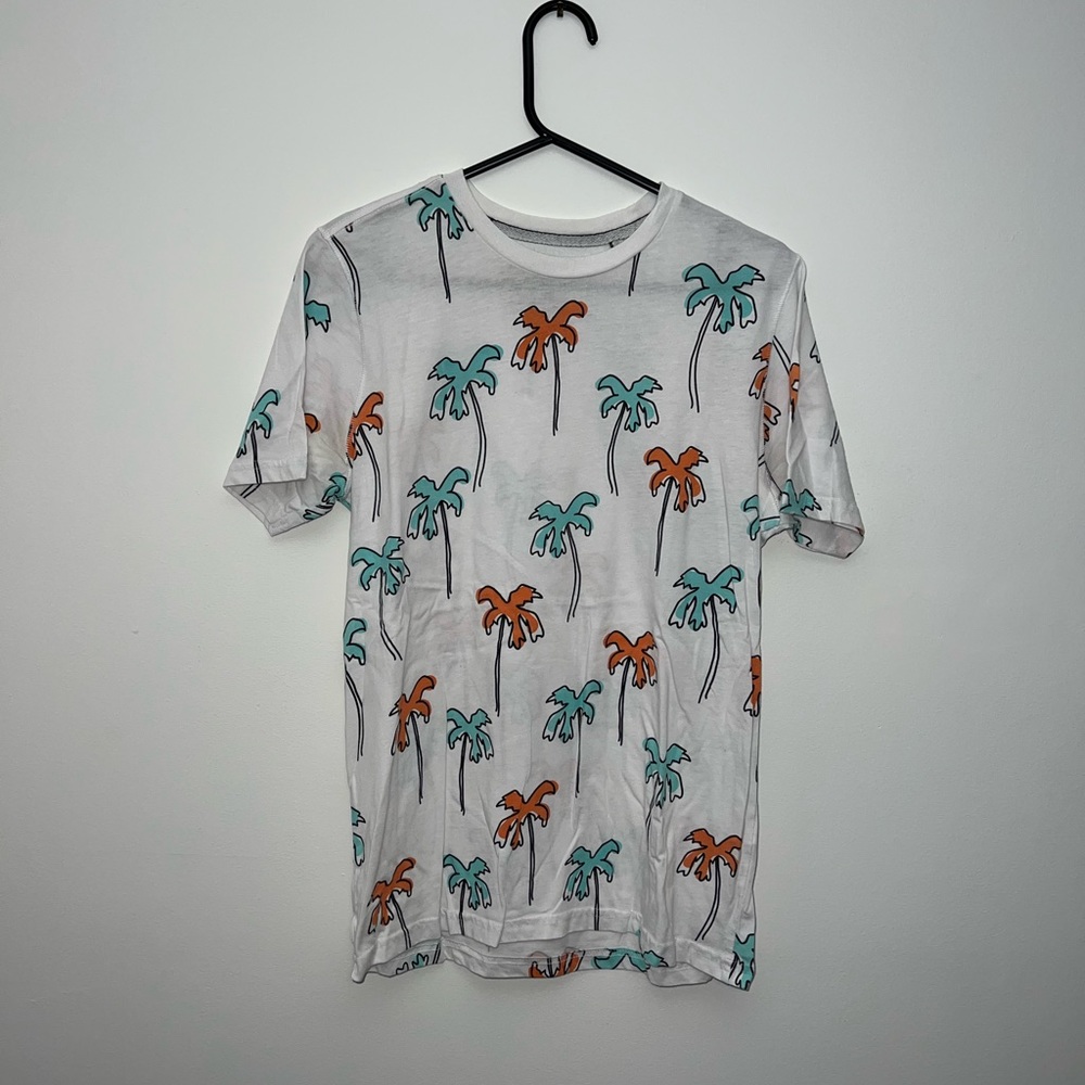 Free Planet Palm Tree Pattern Tee